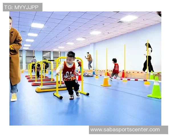 布朗回顾训练营经历称今年体能对抗挑战最为艰难